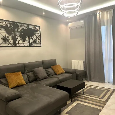 Luxury Home شقة